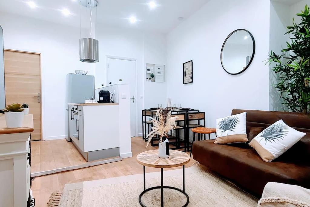 7 Couchages Aux Portes Des Celebres Parfumeries Wifi กราส ภายนอก รูปภาพ